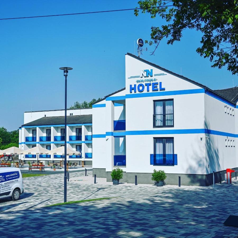 Nn Boutique Hotel Tiszaújváros Dış mekan fotoğraf