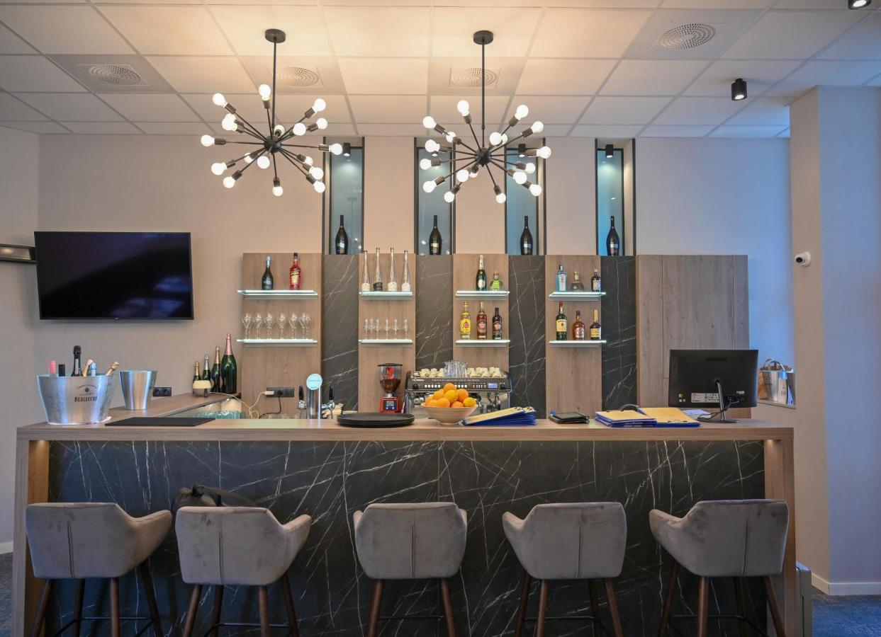 Nn Boutique Hotel Tiszaújváros Dış mekan fotoğraf