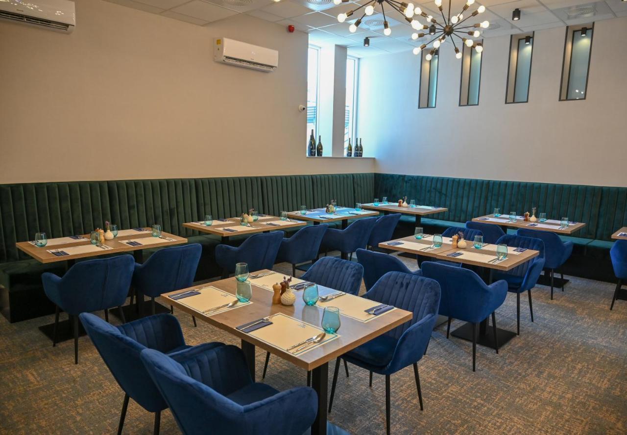 Nn Boutique Hotel Tiszaújváros Dış mekan fotoğraf