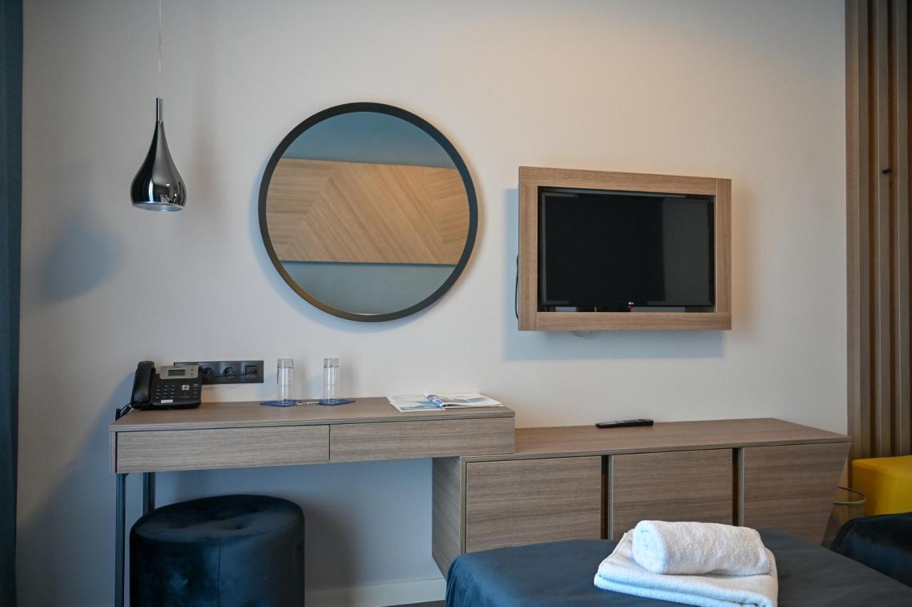Nn Boutique Hotel Tiszaújváros Dış mekan fotoğraf