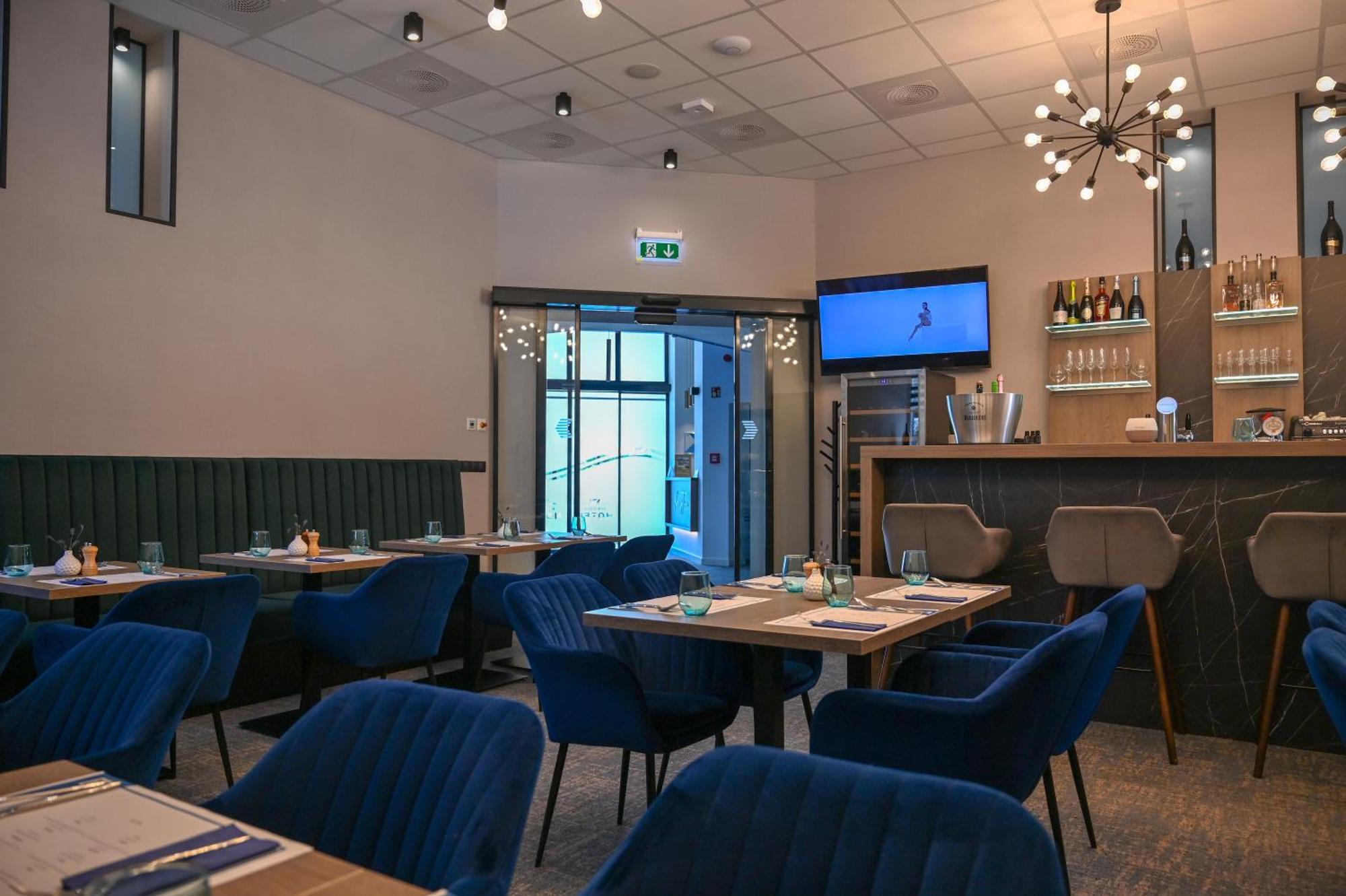 Nn Boutique Hotel Tiszaújváros Dış mekan fotoğraf
