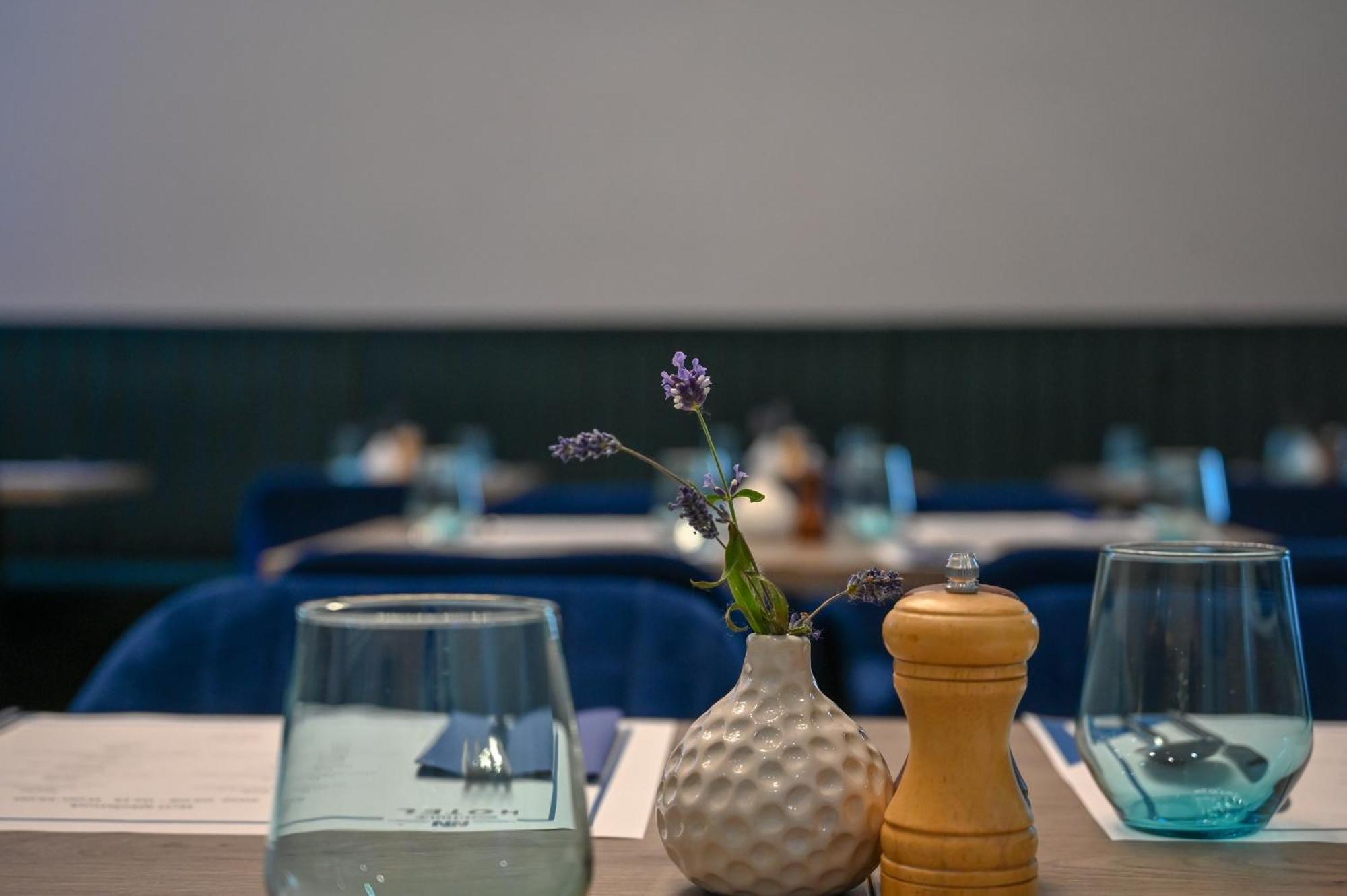 Nn Boutique Hotel Tiszaújváros Dış mekan fotoğraf