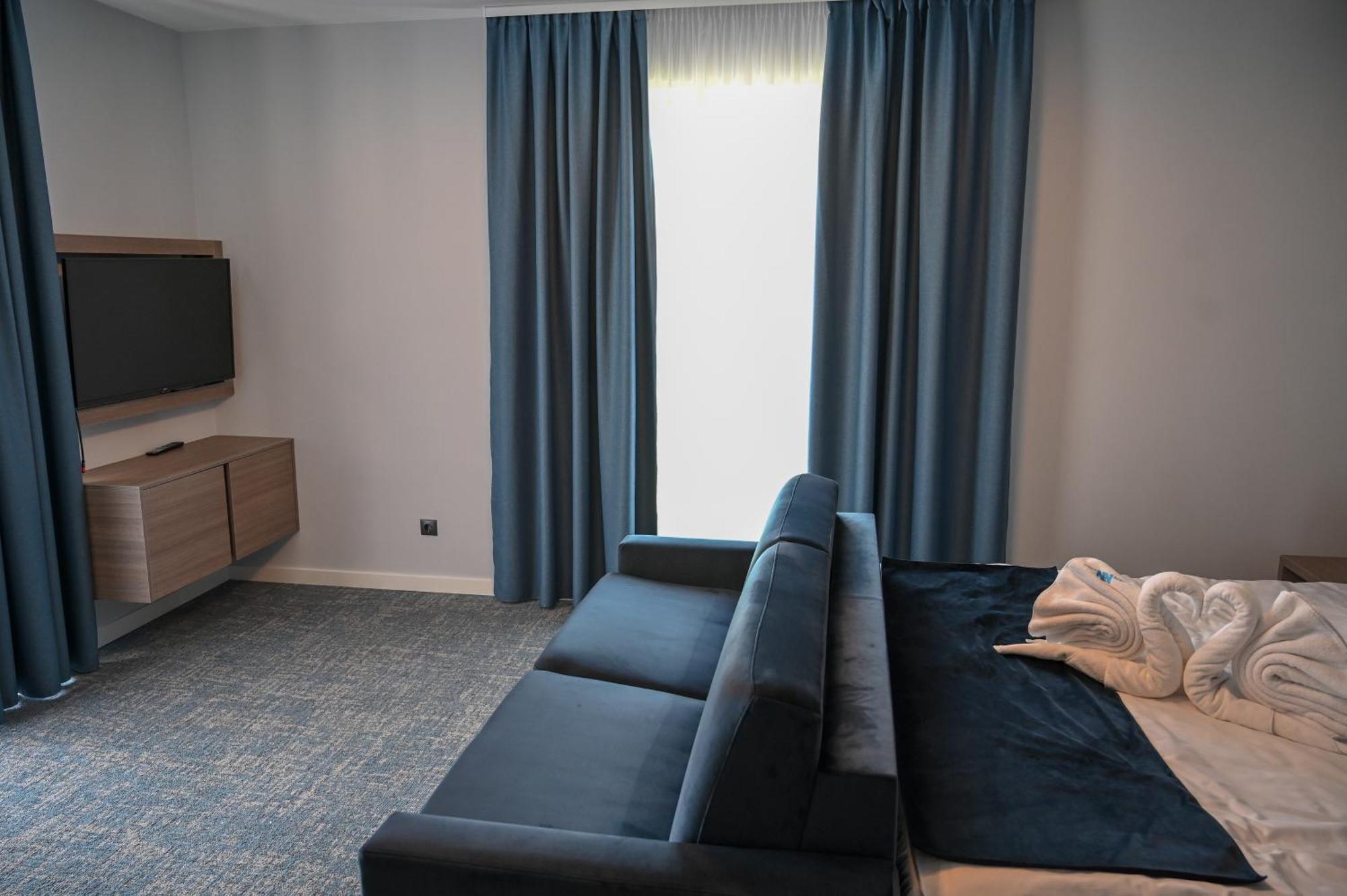 Nn Boutique Hotel Tiszaújváros Dış mekan fotoğraf