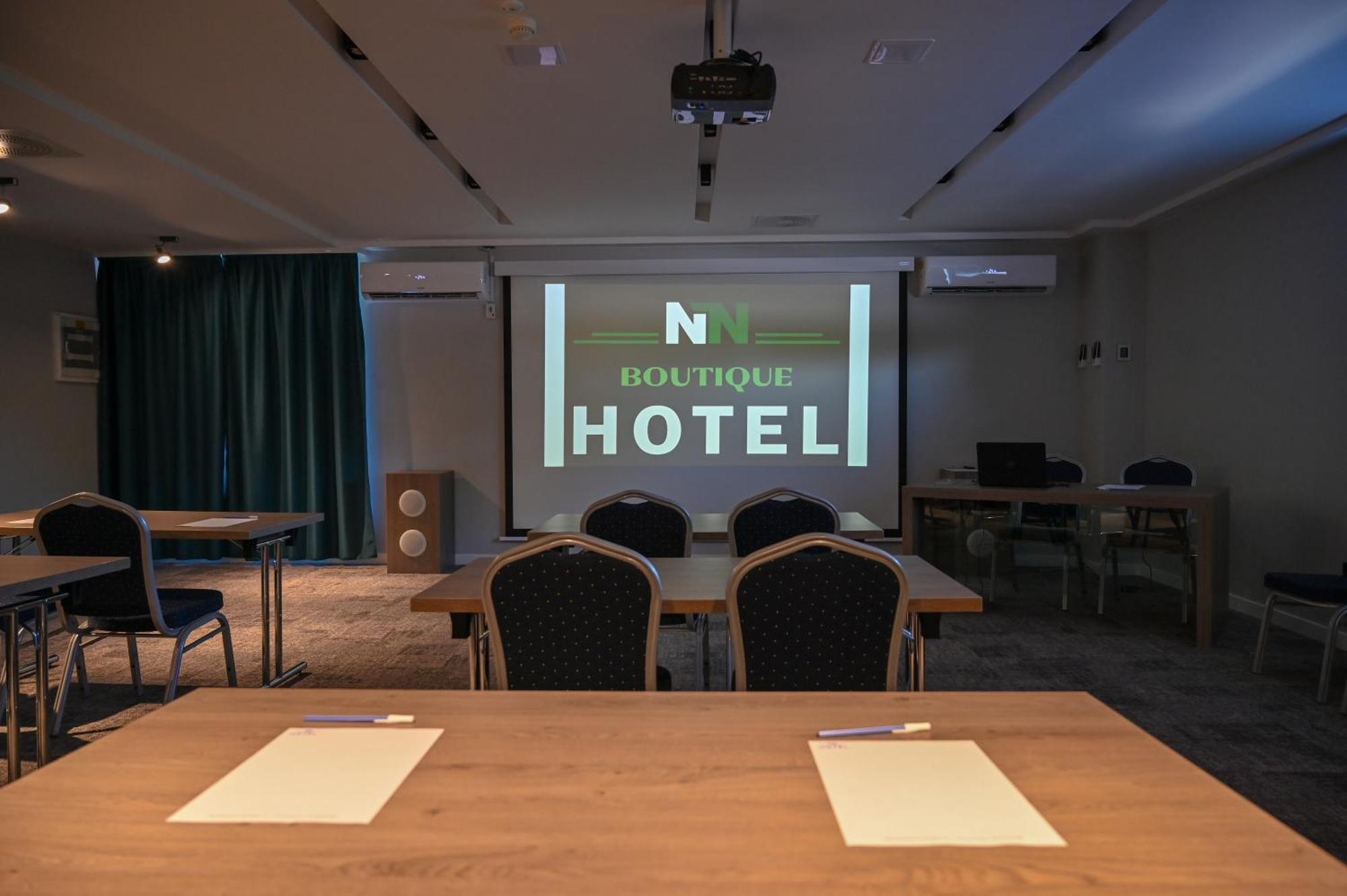 Nn Boutique Hotel Tiszaújváros Dış mekan fotoğraf